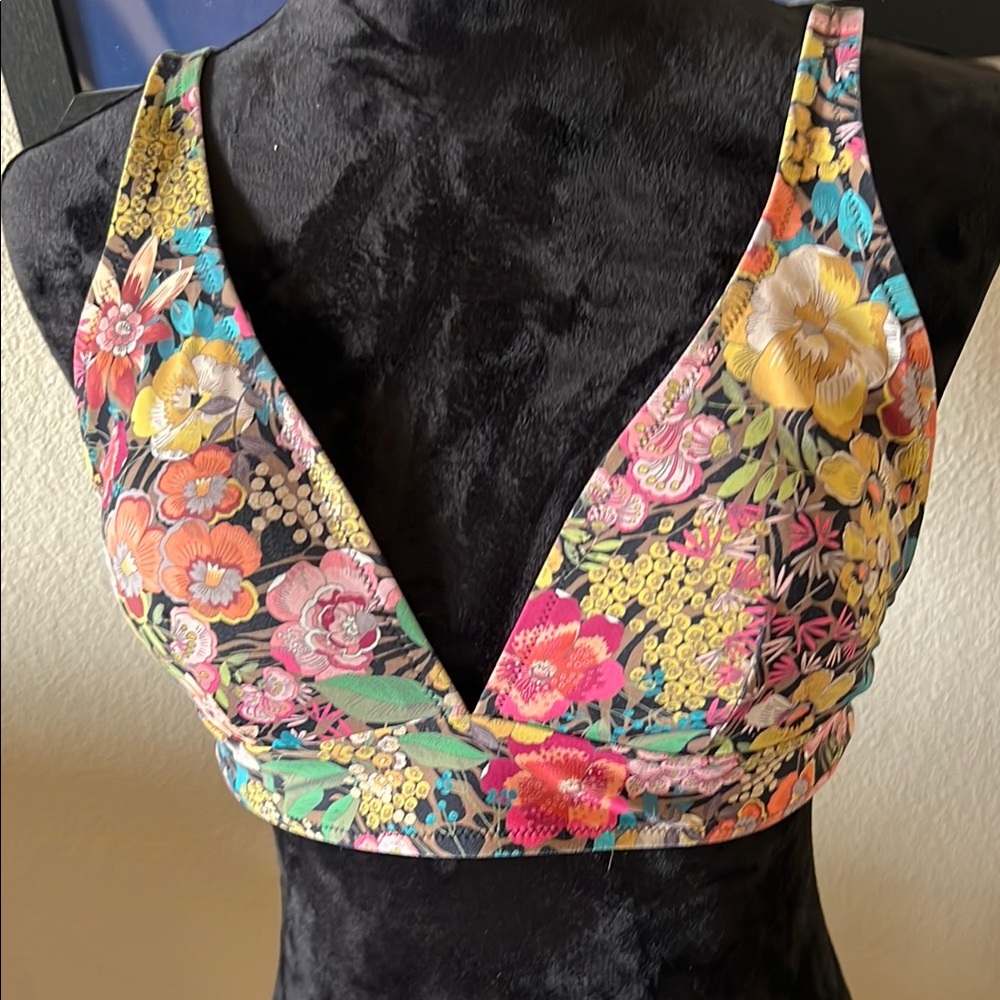 Floral V-Neck Crop Swimsuit top Johnny Was XL